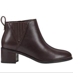 Easy Spirit brown leather scuff heeled ankle boots